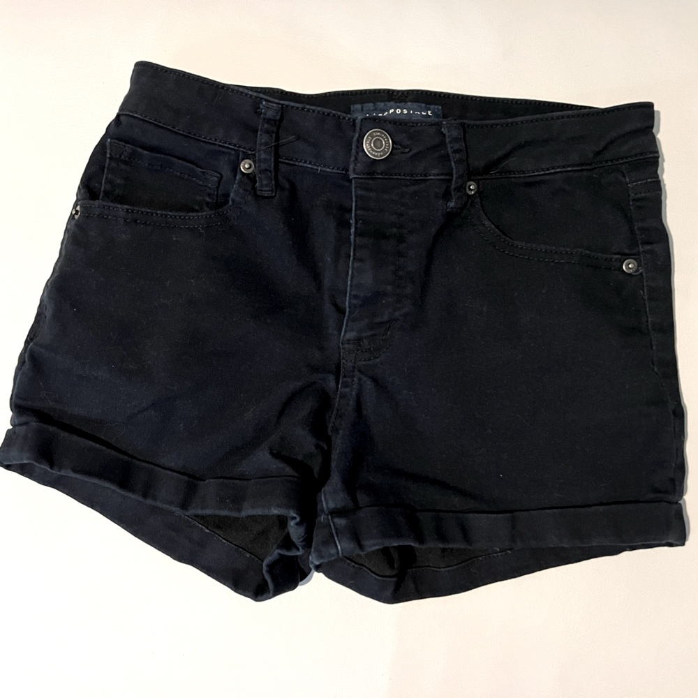 Black Aeropostale seriously stretchy high rise midi shorts.